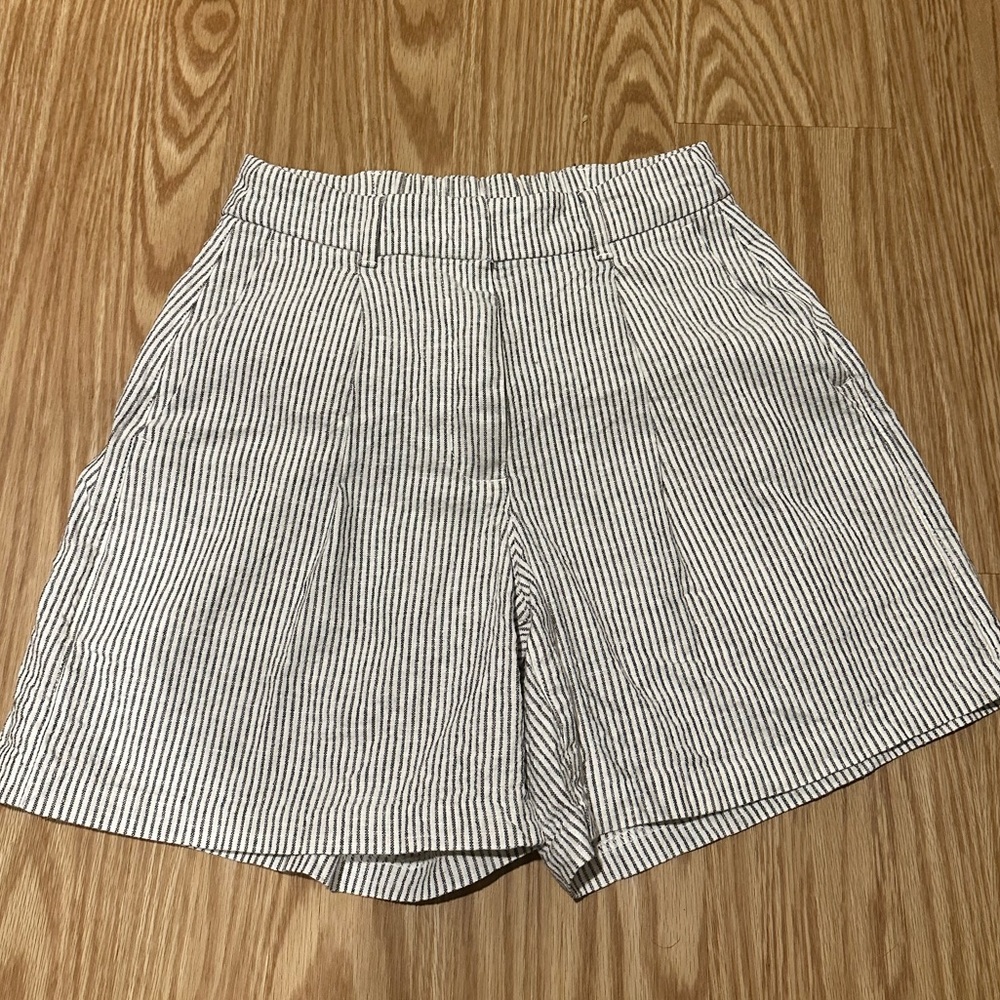 Old Navy Taylor Trouser Shorts